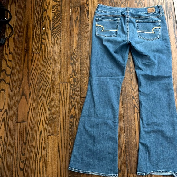 Jeans-American Eagle Super Stretch, flared bottom - Picture 2 of 2